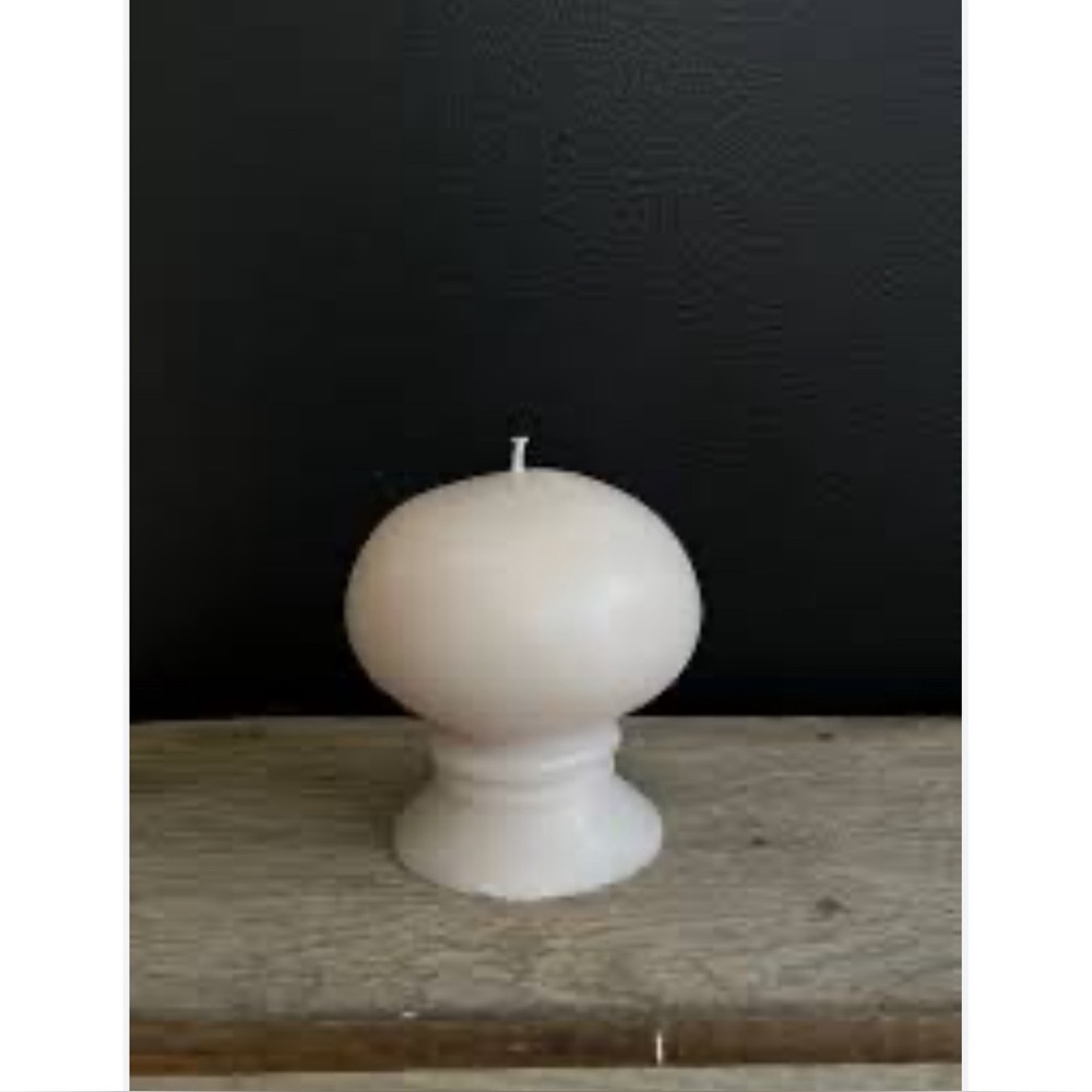 New Anthropologie Fiorella Molded Wax Finial Candle in Natural.